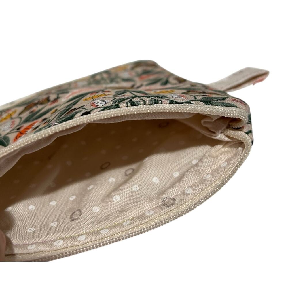 NEW Handmade Wrist Top Zip Pouch Wallet Beige, Green, Gold Bee Pattern5 1/4"x6" - Picture 3 of 4